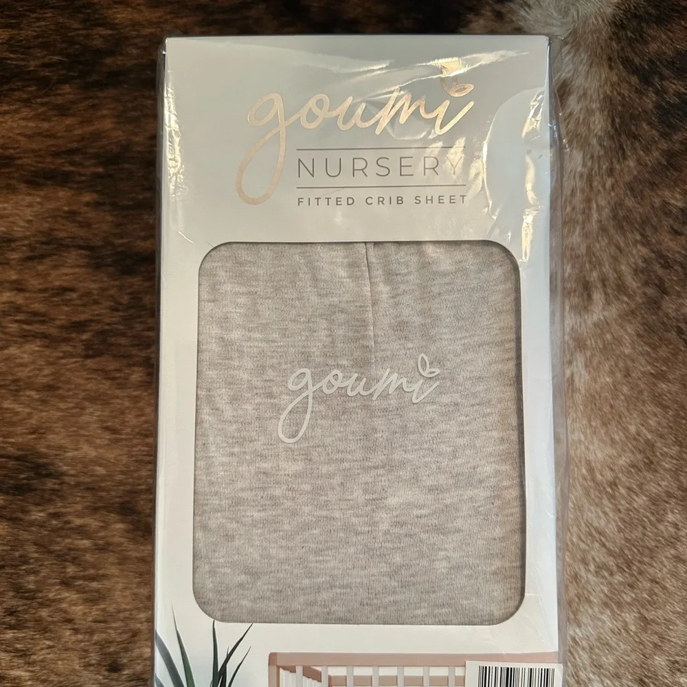 Goumi Nursery Gray Fitted Crib Sheet - Picture 1 of 1